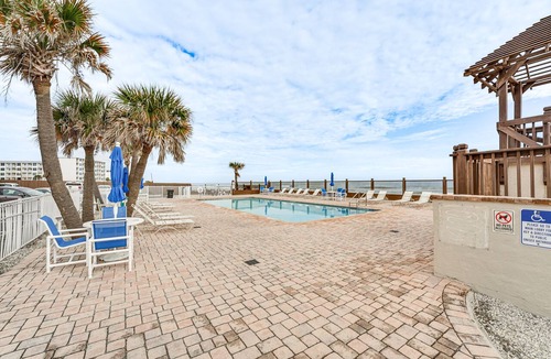 Bostwick Park Apartment | Beachfront Studio w/Community Indoor Pool!