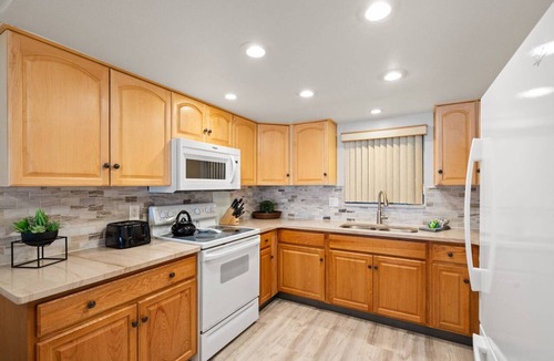 Indian Rocks Beach Condo | Beachfront with Amazing Views! Heated Pool, Hot Tub, Tennis Courts ~ 206 Reflections