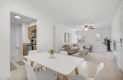 SoHo Apartment | Beachside Bayshore Escape | Gym, Pool & Parking