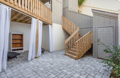 Xanadu House | Beachside Chateau Bliss