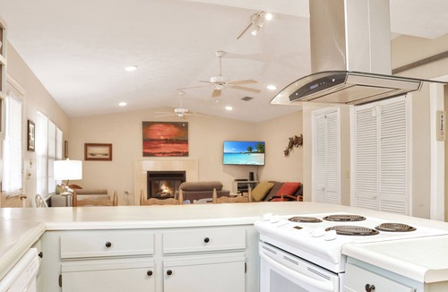 Indian Pass House | Beachside, Pet Friendly, Calm and quaint! Alfie's Place