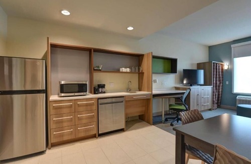 Upper Grand Lagoon Hotel | Beachside Suite | Pool & Gym Access | Free Breakfast Included