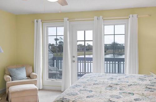 Sawgrass House | Beachy Vibes - 2BR w lake views & screened sunroom