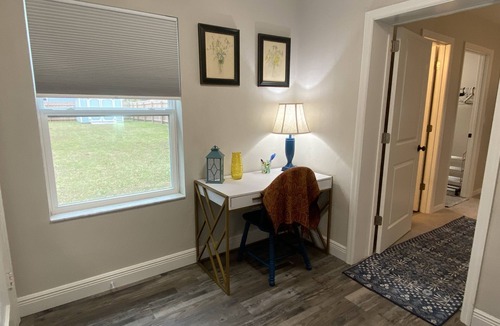Ocala House | Beat the heat in two screened patios!