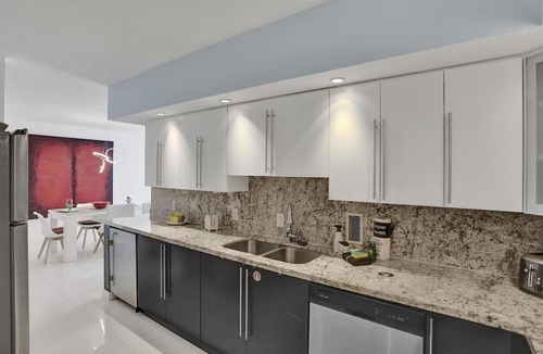 Hollywood South Central Beach Condo | Beautiful 1/1 Beach View 14 floor