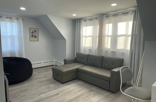 Franklin Square Apartment | Beautiful 1-bedroom apartment in charming Franklin Square LI, close to the city