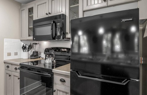 Baytowne Wharf Condo | Beautiful 1 Bedroom with Private Sleeping Den in Pilot House at Sandestin Golf and Beach Resort!