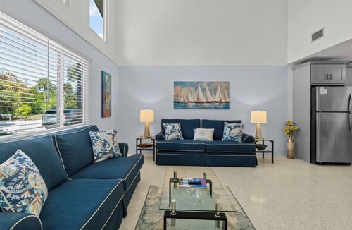 Sanibel Cottage | Beautiful 1 bedroom cottage close to the beach w/4 night min.! PET FRIENDLY