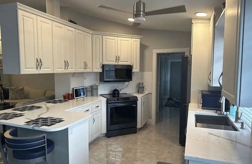 Village Walk Villa | Beautiful 2/2 in village walk of Naples with 2 car garage and huge lanai space
