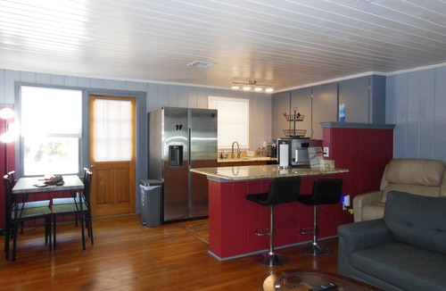 Indian Beach Sapphire Shores Cottage | Beautiful 2 Bed/2 Bath Cozy Cottage Retreat — Your Home Away From Home