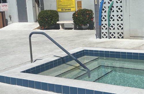 Seminole Condo | Beautiful 2 bedroom, 1 bath condo close to Madeira beach, great amenities!