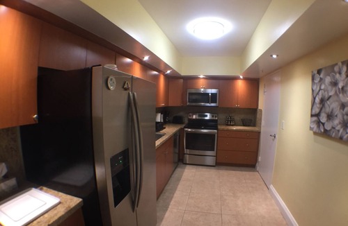 Hollywood South Central Beach Condo | Beautiful 2 bedrooms Corner Unit for a relaxed stay on the beach!