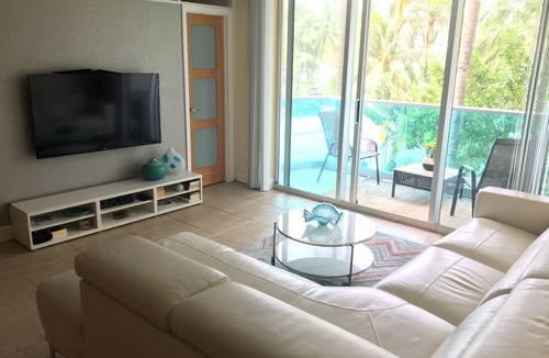Hollywood South Central Beach Condo | Beautiful 2 bedrooms Corner Unit for a relaxed stay on the beach!