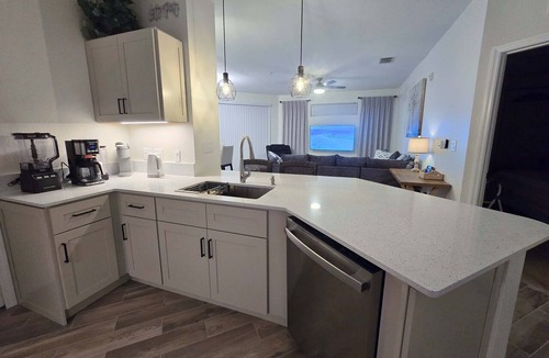 Desoto Acres Condo | Beautiful 2BR/2BA 1st floor Remodeled Condo in Sarasota Near UTC, Lido & Siesta
