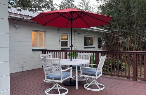 Gainesville House | Beautiful 3 bedroom , pet friendly home in Gainesville