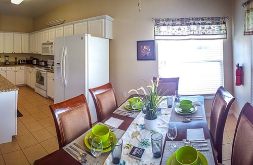 Highgate Park Villa | Beautiful 4 bed, 3 bath luxury family villa with pvt pool near Disney!