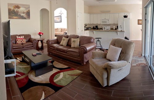 Highgate Park Villa | Beautiful 4 bed, 3 bath luxury family villa with pvt pool near Disney!