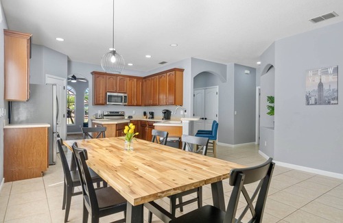 Mission Park House | Beautiful 4 bedroom pool house, close to Disney!