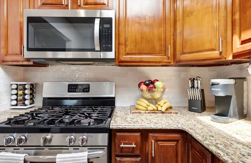 Rochdale Apartment | Beautiful and Comfortable 3-bedroom apartment in Springfield Gardens, Queens.