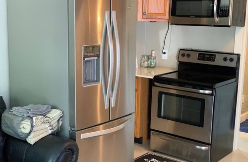 Bethune Grant Apartment | Beautiful Apartment 1BR+1Bath. Centrally located. Extra sofa bed