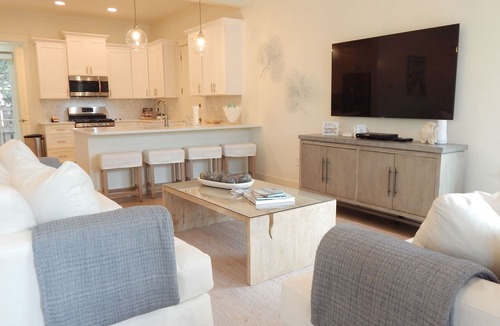 Lakeside at Blue Mountain Beach House | Beautiful Beach house, sleeps 10, 7 min. walk to beach, pool, restaurants