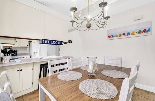 Crystal Beach Cottage | Beautiful beach cottage! West end! 3 blks to beach! Front & back porch! Save