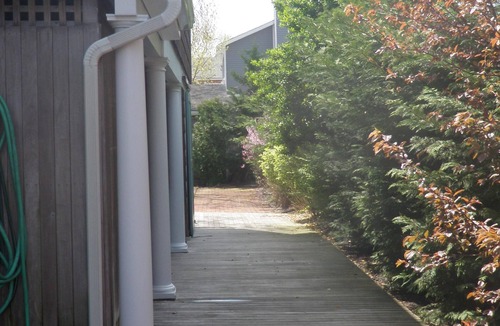 Avon House | Beautiful, centrally located Bay Header with pool