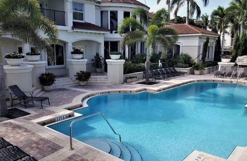 Boynton Beach Condo | Beautiful Condo Community with resort like pool , cloub-house