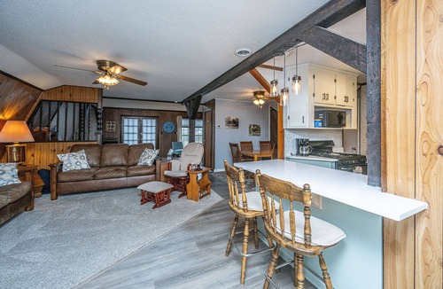 Cross House | Beautiful Cottage between Lake Moultrie and Lake Marion