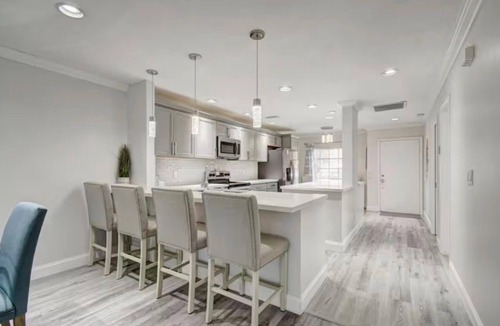 Jog Road Condo | Beautiful Delray Beach Condo