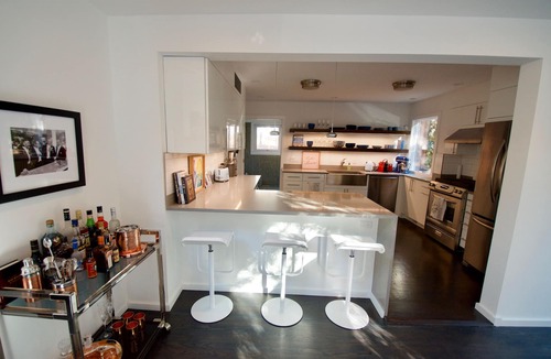 Northwest Harbor House | Beautiful designer modern luxury home - steps from beach