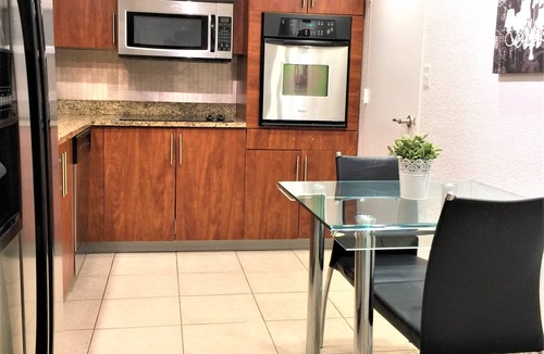 Hollywood South Central Beach Condo | Beautiful Hollywood Corner Suite on the Beach, SPECIAL PROMOTION!