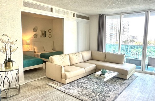 Hollywood South Central Beach Condo | Beautiful Hollywood Corner Suite on the Beach, SPECIAL PROMOTION!