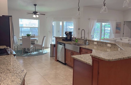 Edgewater House | Beautiful home on the canal
