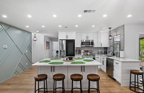 South Gate Ridge House | Beautiful House w/Pool, 10 Min to Siesta Beach