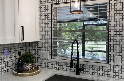 South Gate Ridge House | Beautiful House w/Pool, 10 Min to Siesta Beach