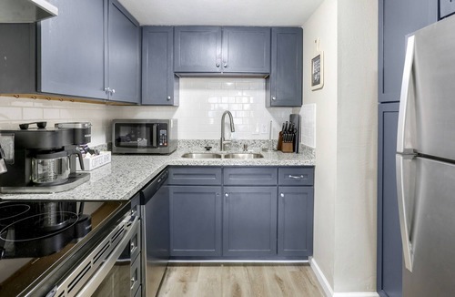 Slidell Condo | Beautiful Lakefront Condo
