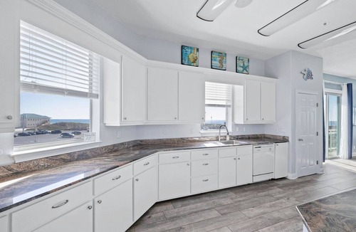 Pensacola Beach Condo | Beautiful, Newly Renovated, Pet Friendly Condo with Stunning Gulf Views!