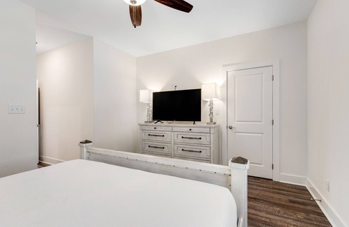 Santa Rosa Beach Condo | Beautiful Oceanside Home w/Fast WiFi, Balcony, Private W/D - Close to Beach