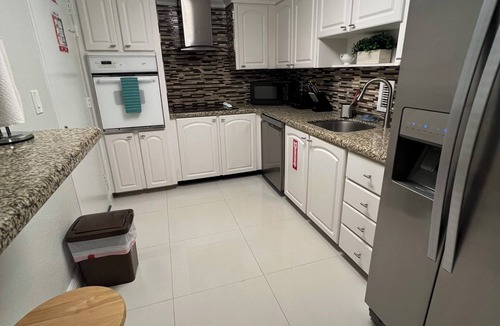 Hollywood South Central Beach Condo | Beautiful Oceanview 2BR 2 Bathroom Apartment