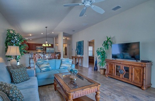 St. James House | Beautiful Private Oasis with Spa and Heated Pool, 3 bed, 2 bath Courtyard Villa