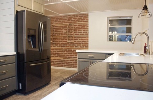 Moultrie House | Beautiful re-modeled mid-century home on a quiet street close to downtown.