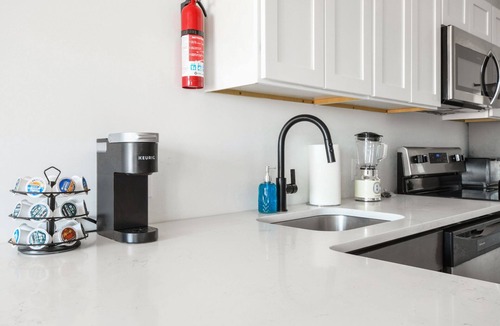 Elizabeth Apartment | Beautiful Studio Near EWR bahz