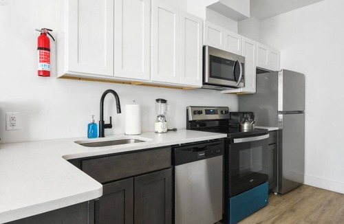 Elizabeth Apartment | Beautiful Studio Near EWR bahz