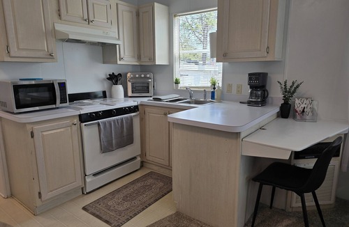 Venice Resort | Beautiful Venice Resort Home close to Beaches & Warm Mineral Springs, Cozy