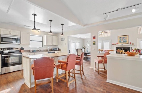 Tybee Island House | Beautiful Views, Private Location, Short Walk to the Beach, Bird Watching