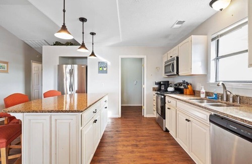 Tybee Island House | Beautiful Views, Private Location, Short Walk to the Beach, Bird Watching