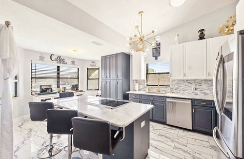 Woodlands House | Beautifully Furnished Waterfront 4BR, 2Bath home with Access to Gulf of America