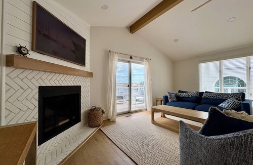 Avalon House | Beautifully Renovated 4br Home on Avalon - Stone Harbor Border - Pet Friendly