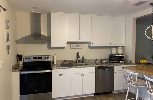Venice House | Beautifully Renovated Pool Home only 1.9 miles to the BEACH!